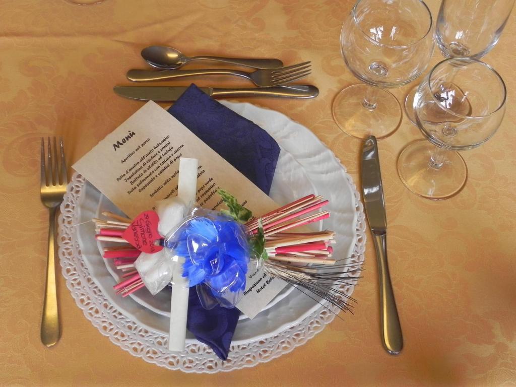 بورغو سان دالمازو Hotel Ristorante Belsito الغرفة الصورة